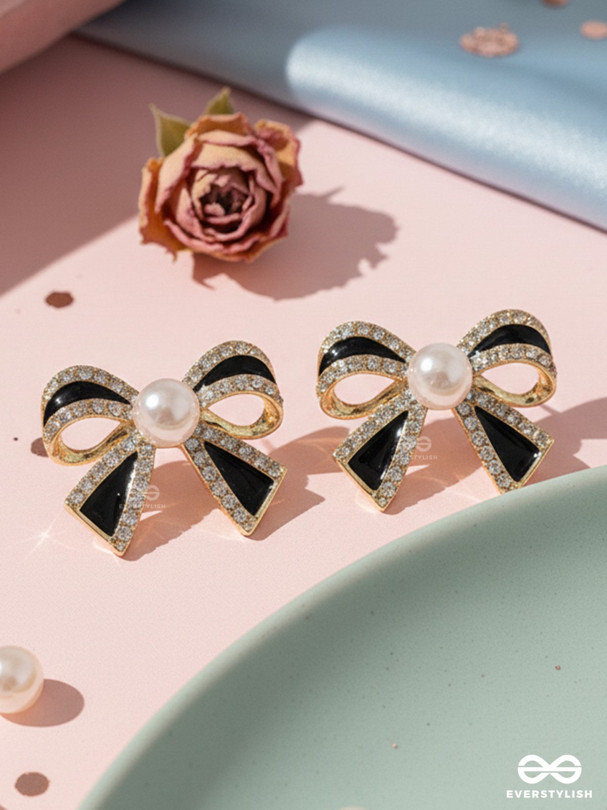 BOW AFFAIR – BLACK HEART BOW DROPS WITH CENTER PEARL