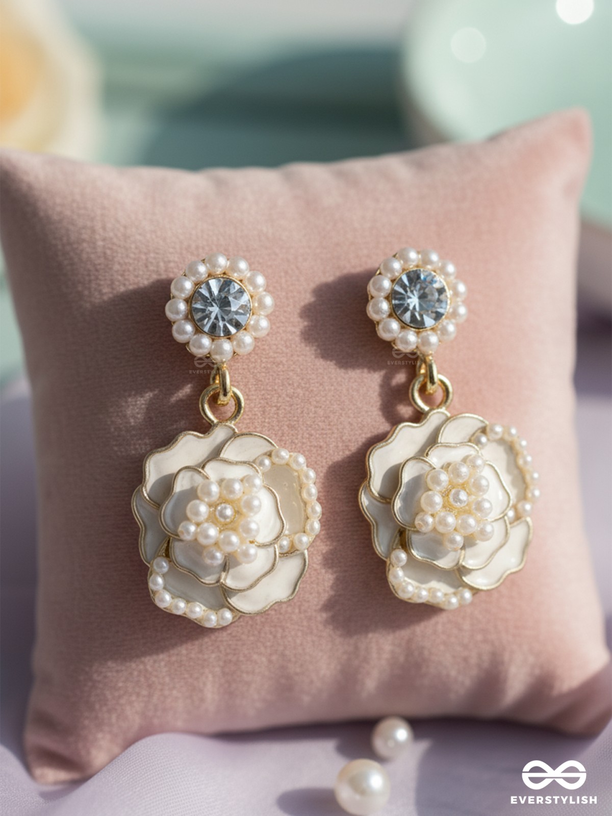SNOW BLOSSOM – TEXTURED FLORAL DROPS WITH DAZZLING STUDS