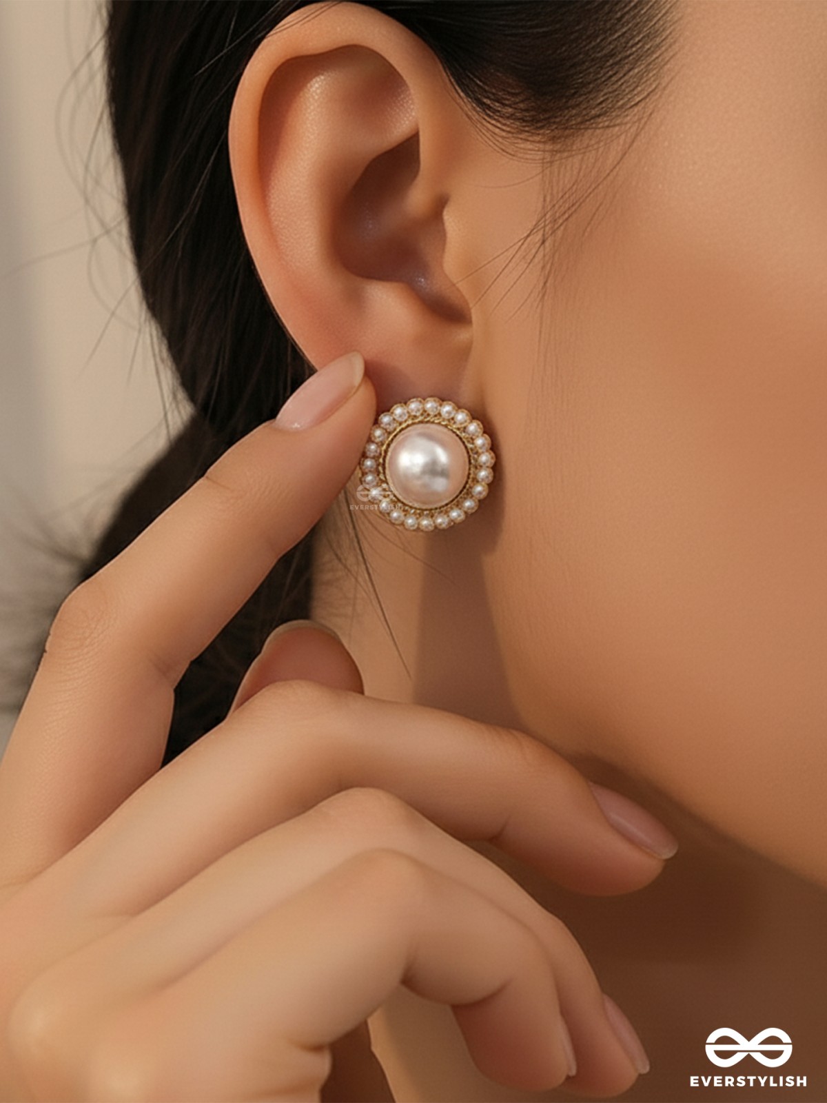 CELESTE GLEAM – LUMINOUS PEARL STUD EARRINGS