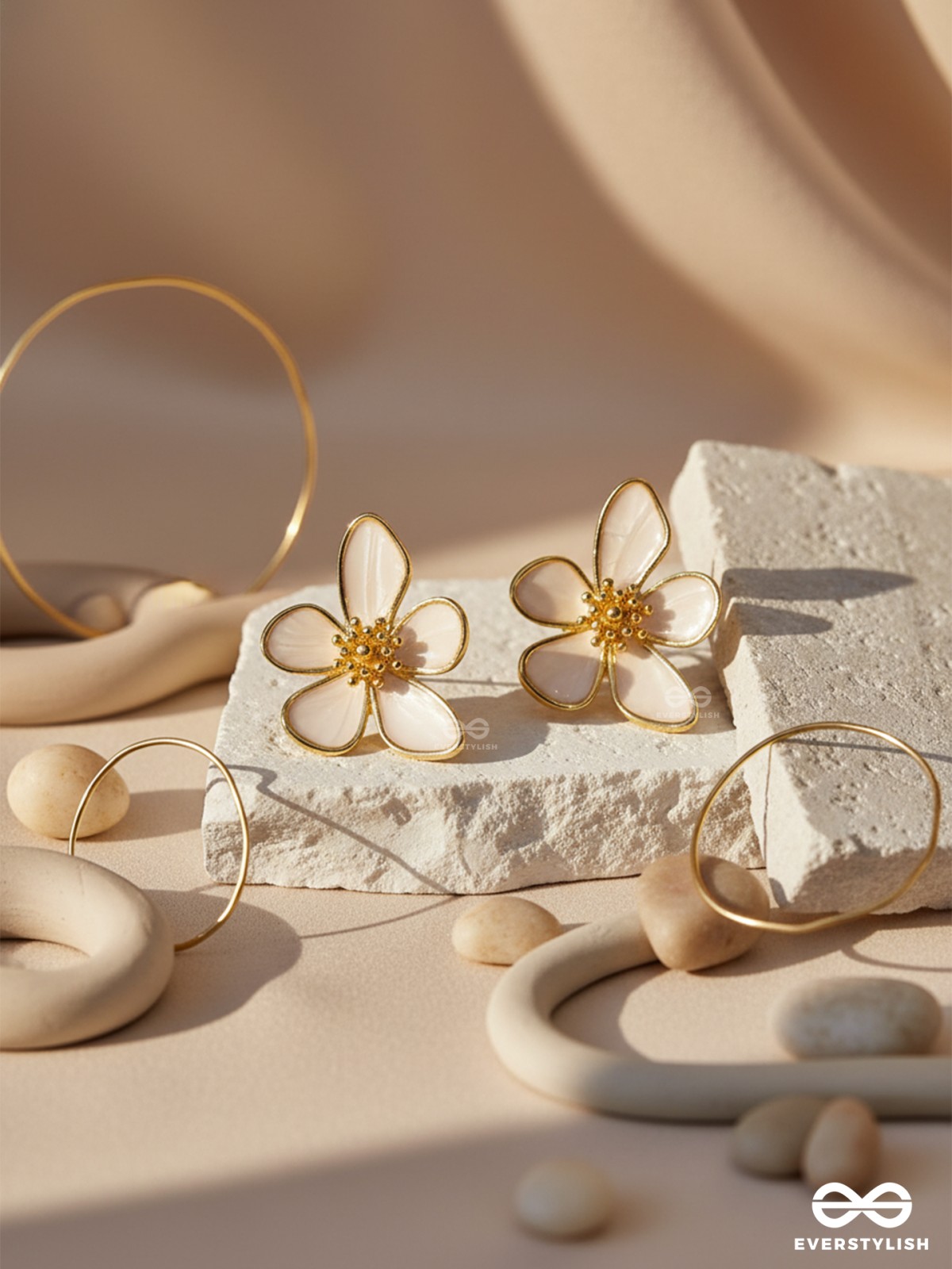 CLOUD LILY – LIGHTWEIGHT WHITE BLOOM STUDS