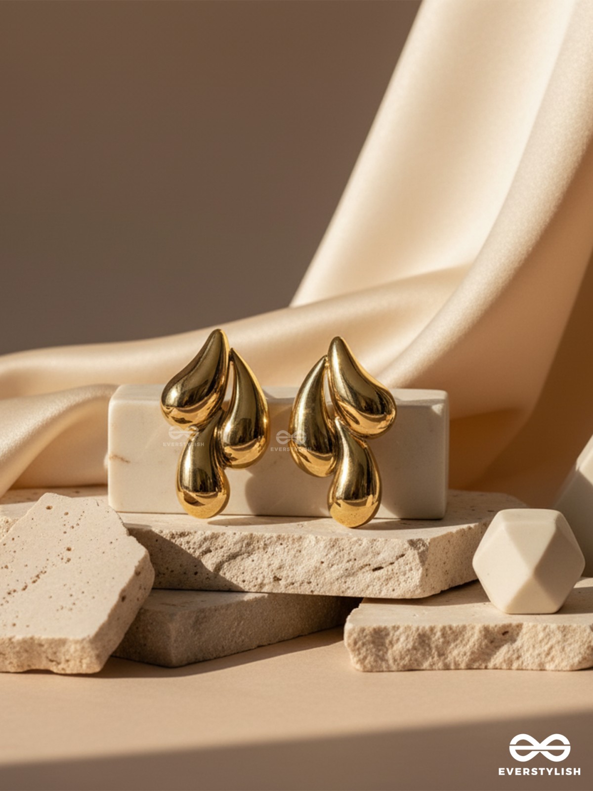 MOLTEN DROP TRIO – SCULPTED GOLD STUD EARRINGS
