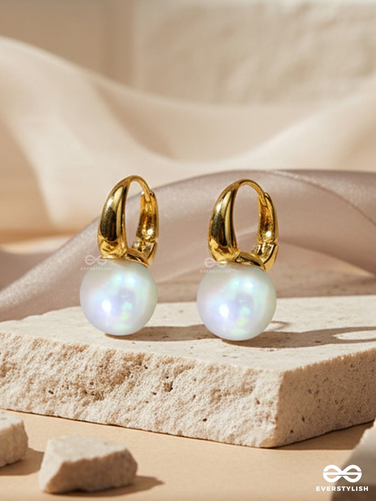 THE LUMI PEARL – DAINTY PEARL DROP EARRINGS