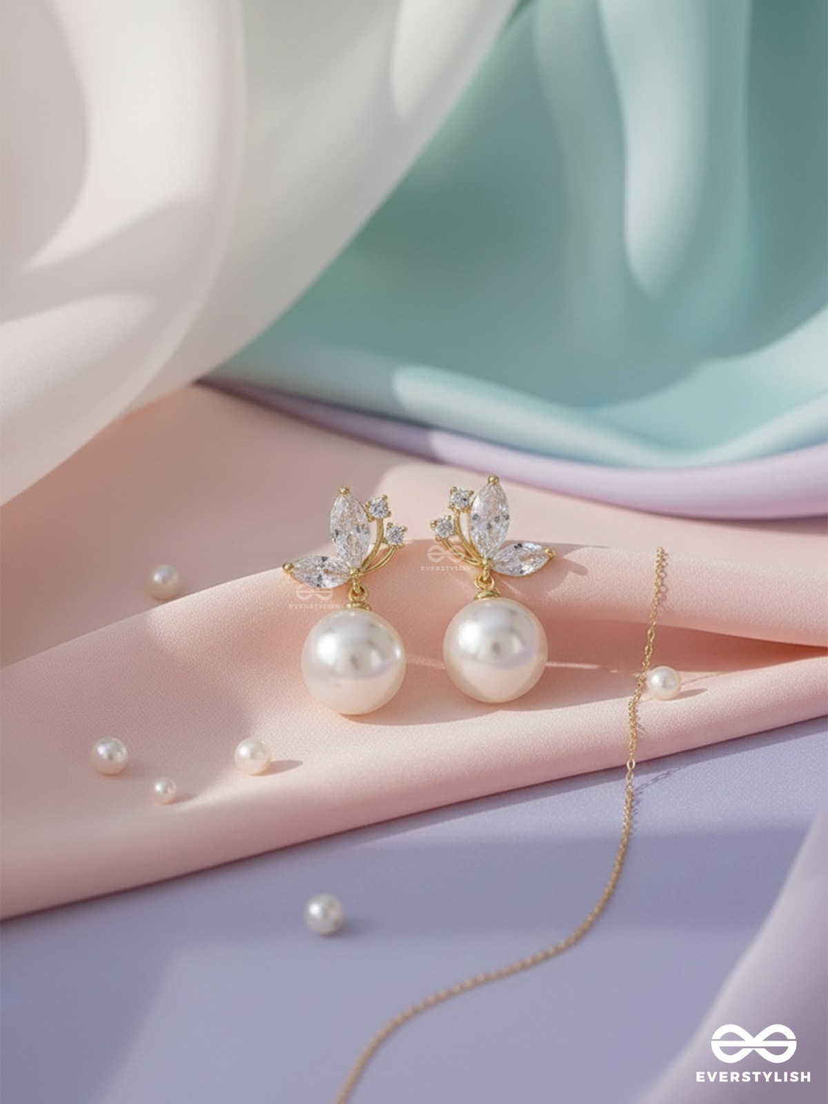 PEARL BUD – MINIMAL LEAF ACCENT WITH PEARL