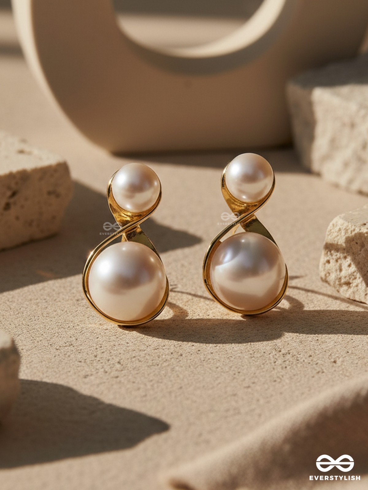 PEARL SET – SLEEK DOUBLE PEARL STUD