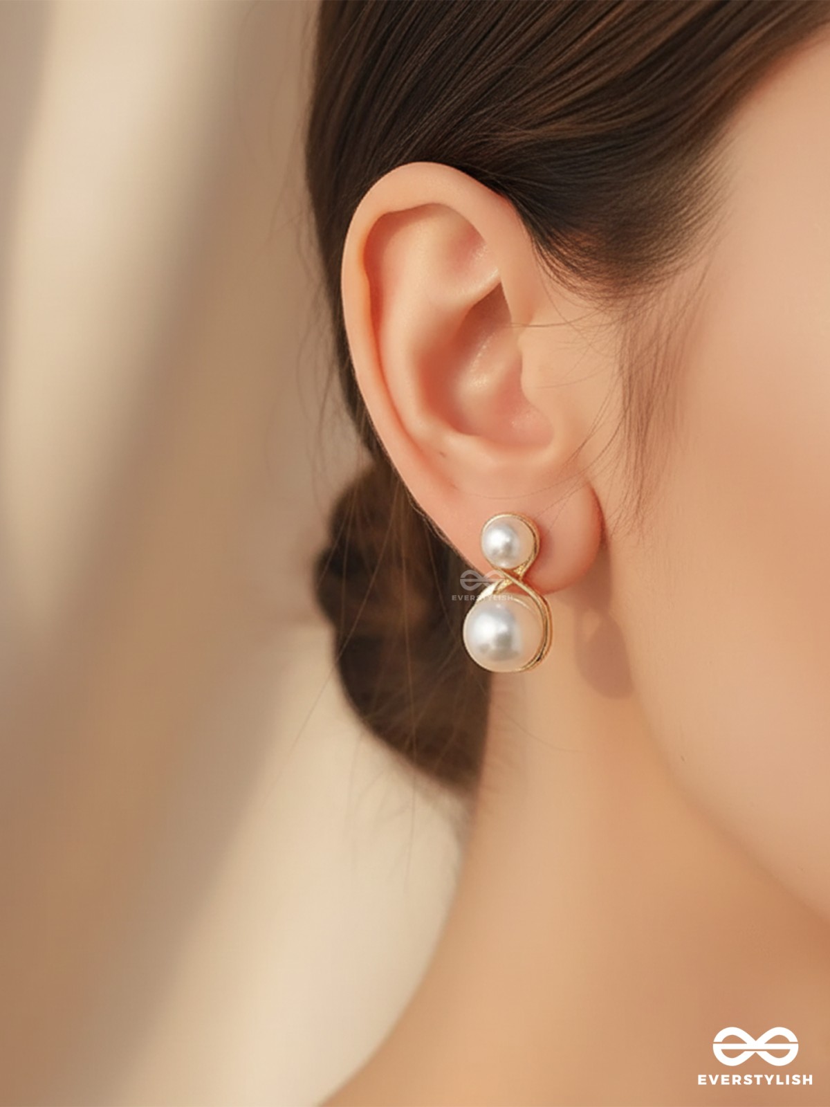 PEARL SET – SLEEK DOUBLE PEARL STUD
