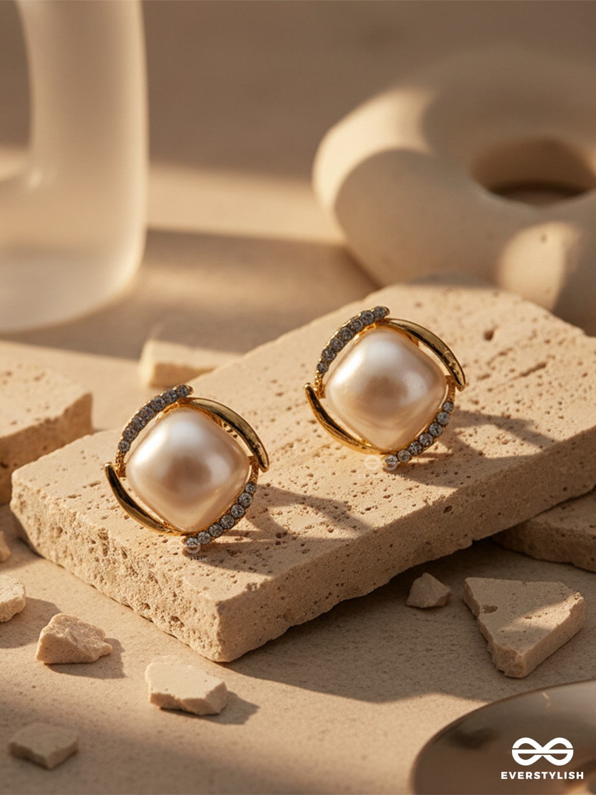 PEARL HALO FRAME – CHIC SQUARE PEARL STUD EARRINGS