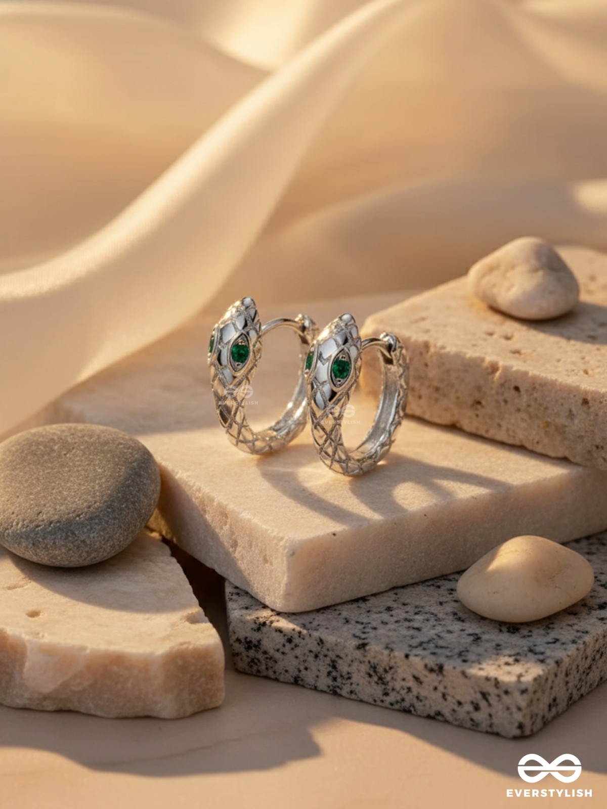 MINT GAZE – SILVER LOOP STUD WITH GREEN ACCENT