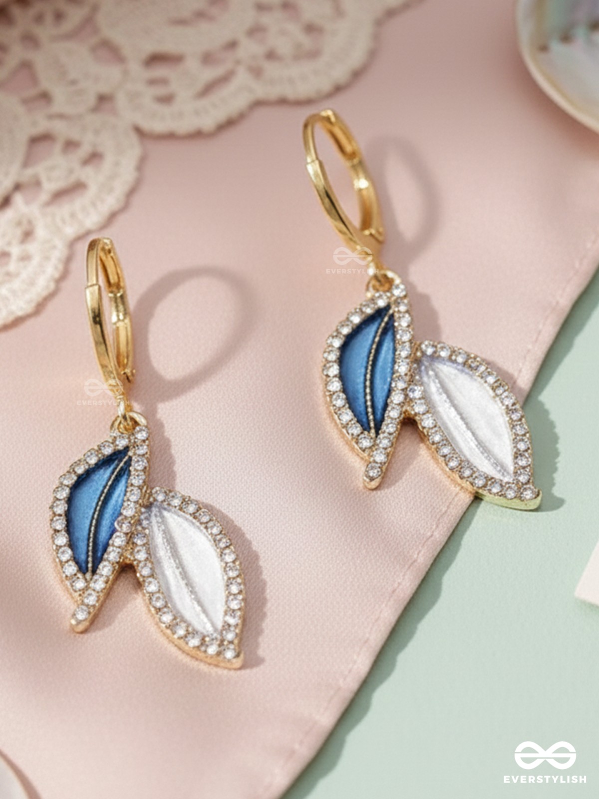 BLUE BREEZE – CHIC LEAF DANGLER