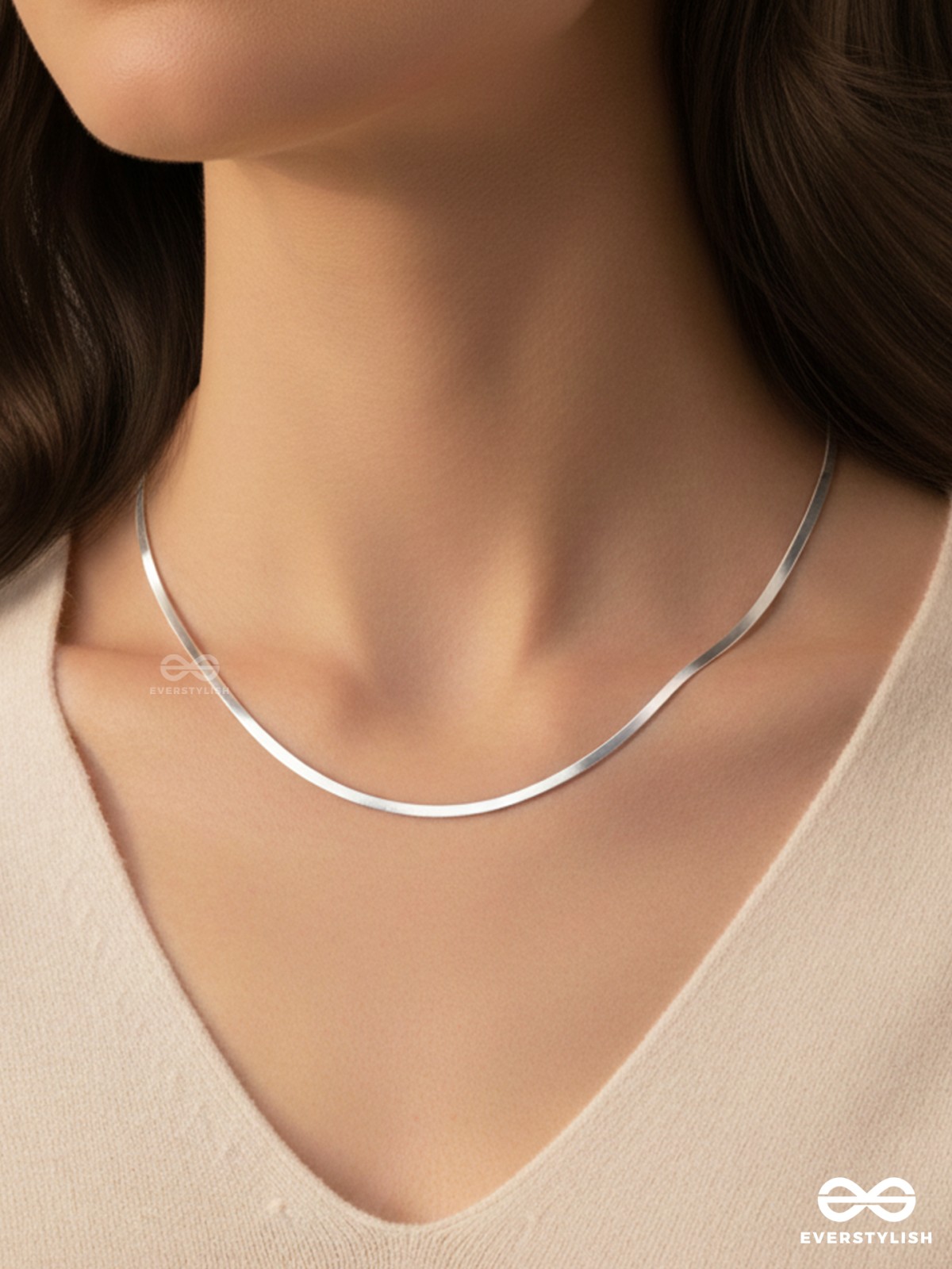SLEEK WAVE – MODERN SILVER SNAKE CHAIN