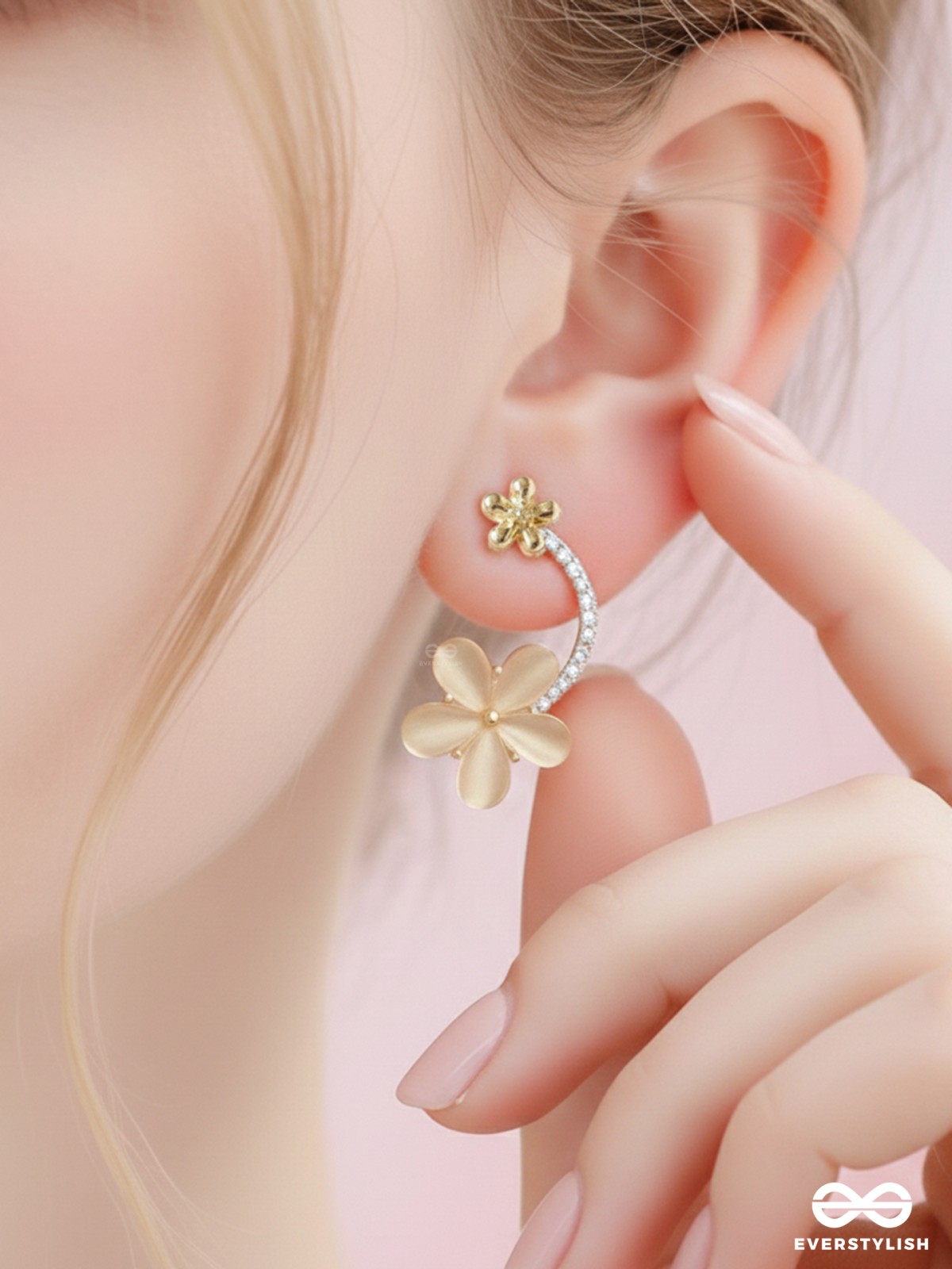 DAISY CURVE – TRENDY FLOWER STUD EARRINGS