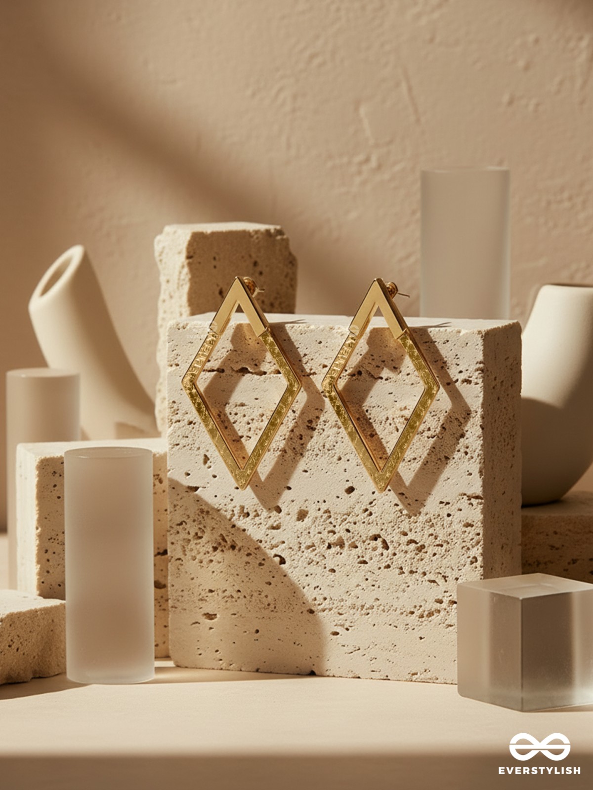 KRYSSA –DIAMOND FRAME EAR JACKET