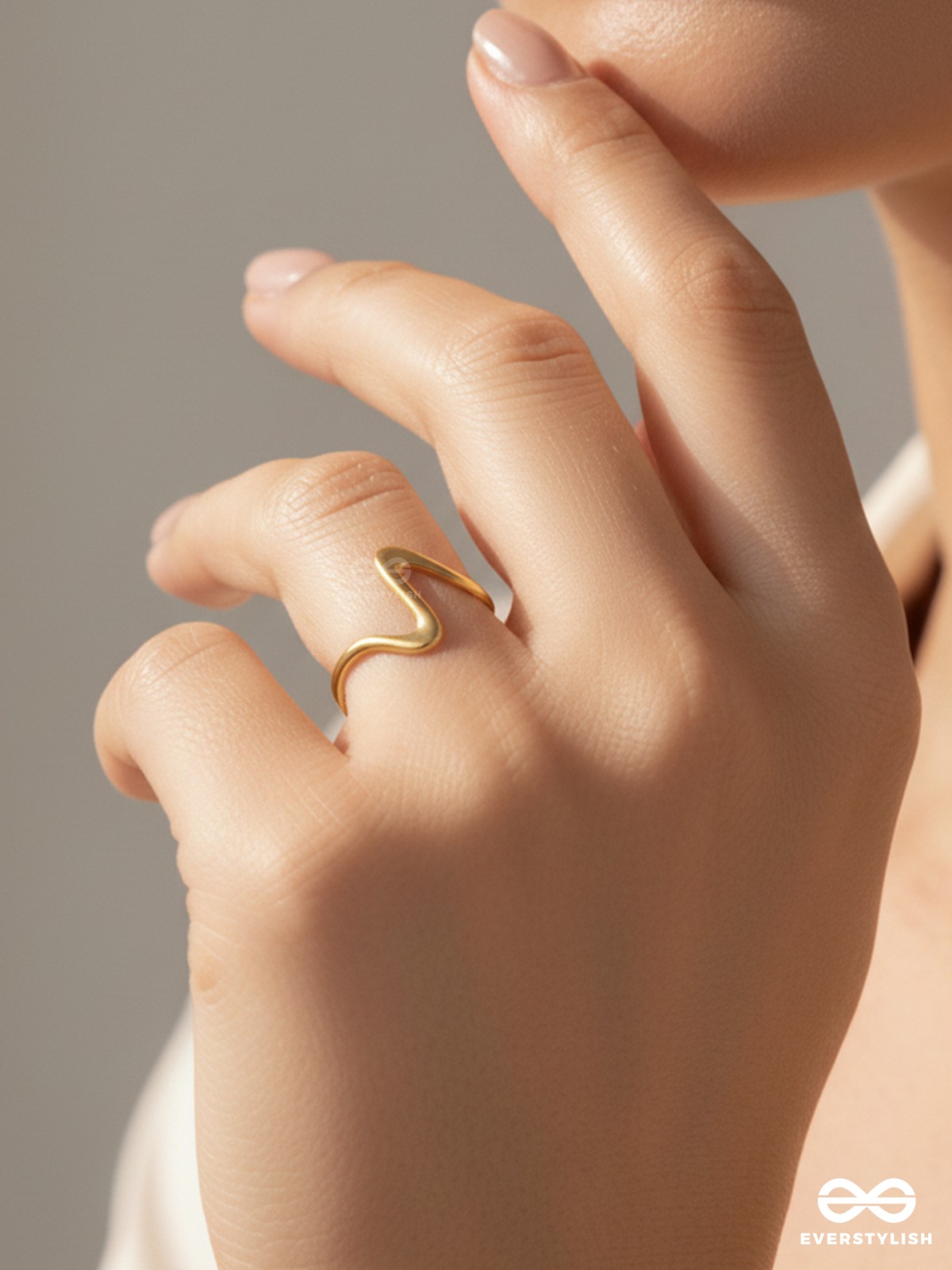 THE MELTWAVE – SCULPTED OPEN GOLDEN RING