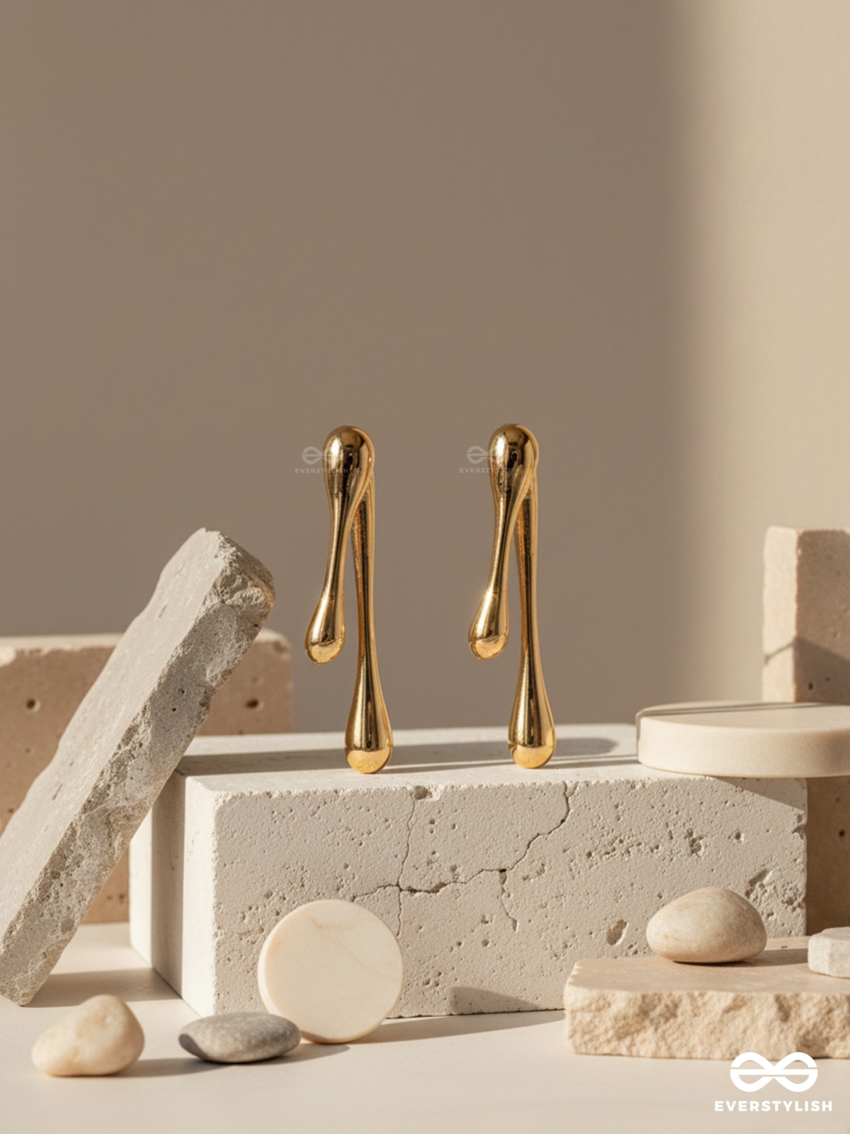 DEW DRIP- SCULPTED GOLDEN DROP EAR JACKET