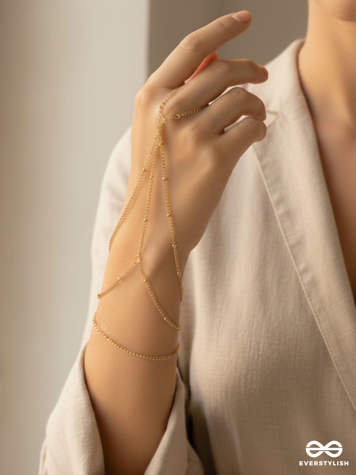 SOUL TIE – ELEGANT LAYERED HAND BRACELET