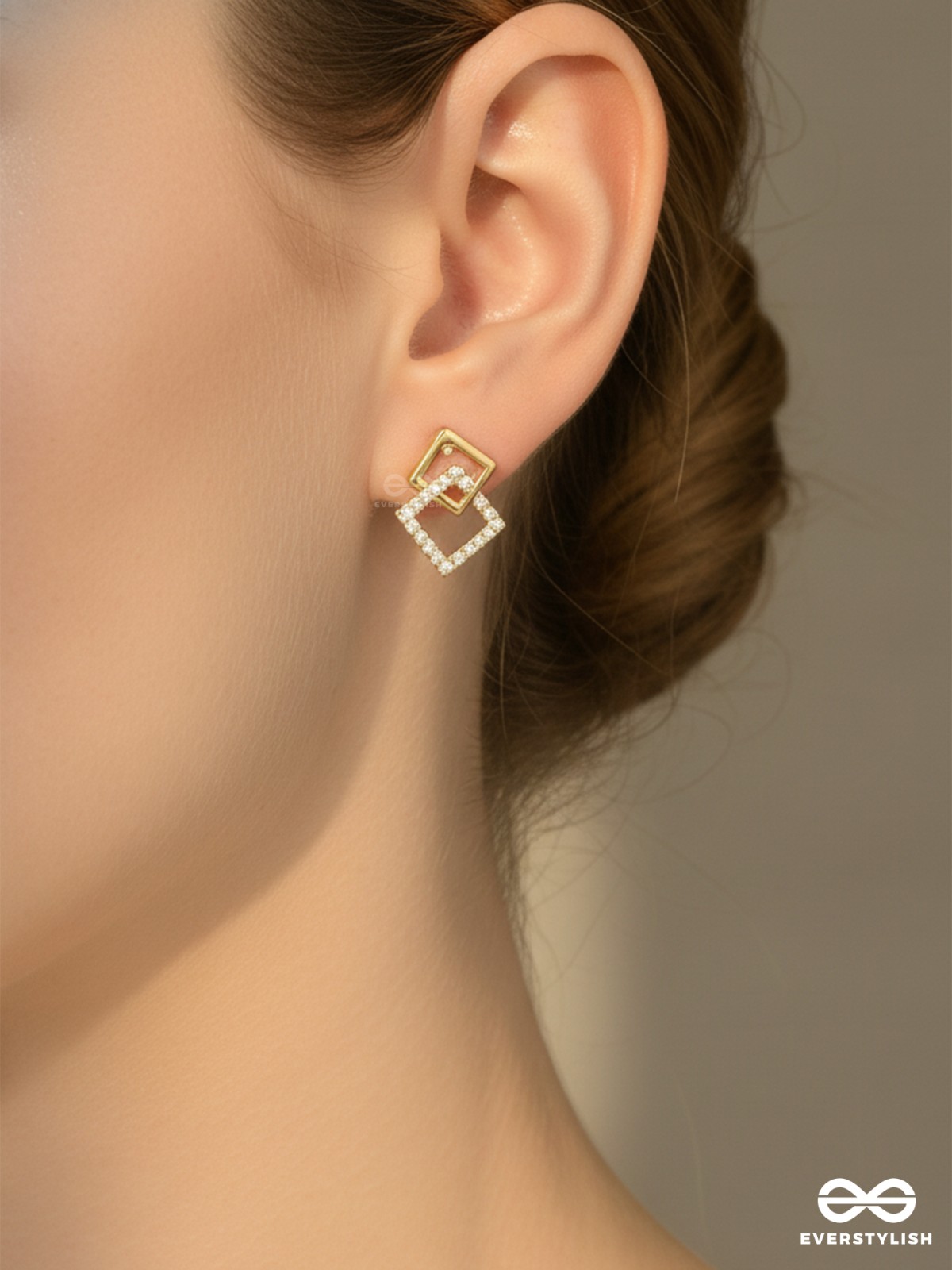 SWEET ANGLE – SQUARE STUD EARRINGS