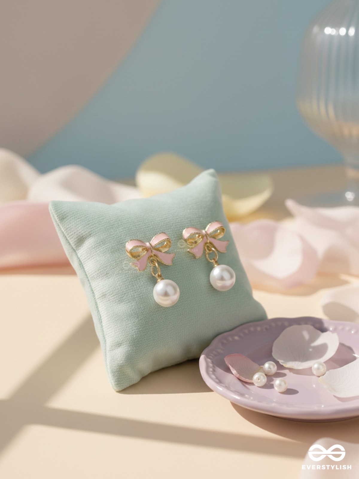 BOWBERRY – PEARL DROP EARRINGS