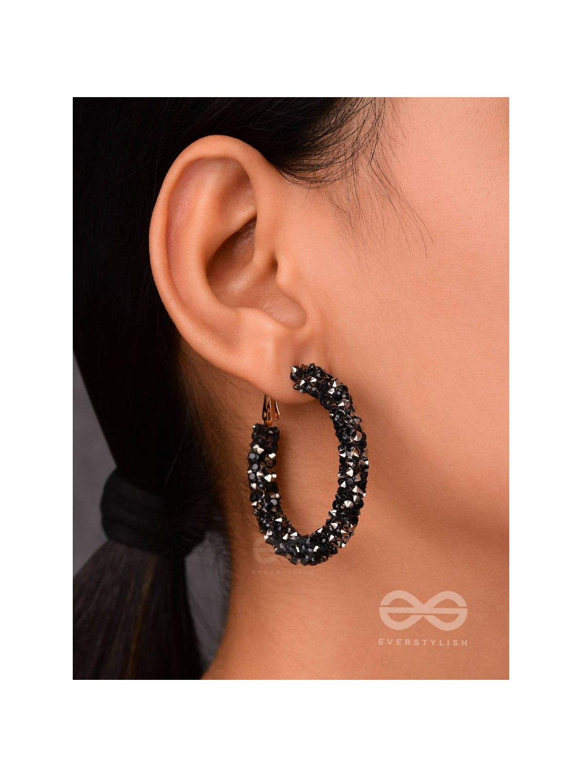 THE PARTY POPPERS ILLUMINATING STATEMENT HOOPS - Black