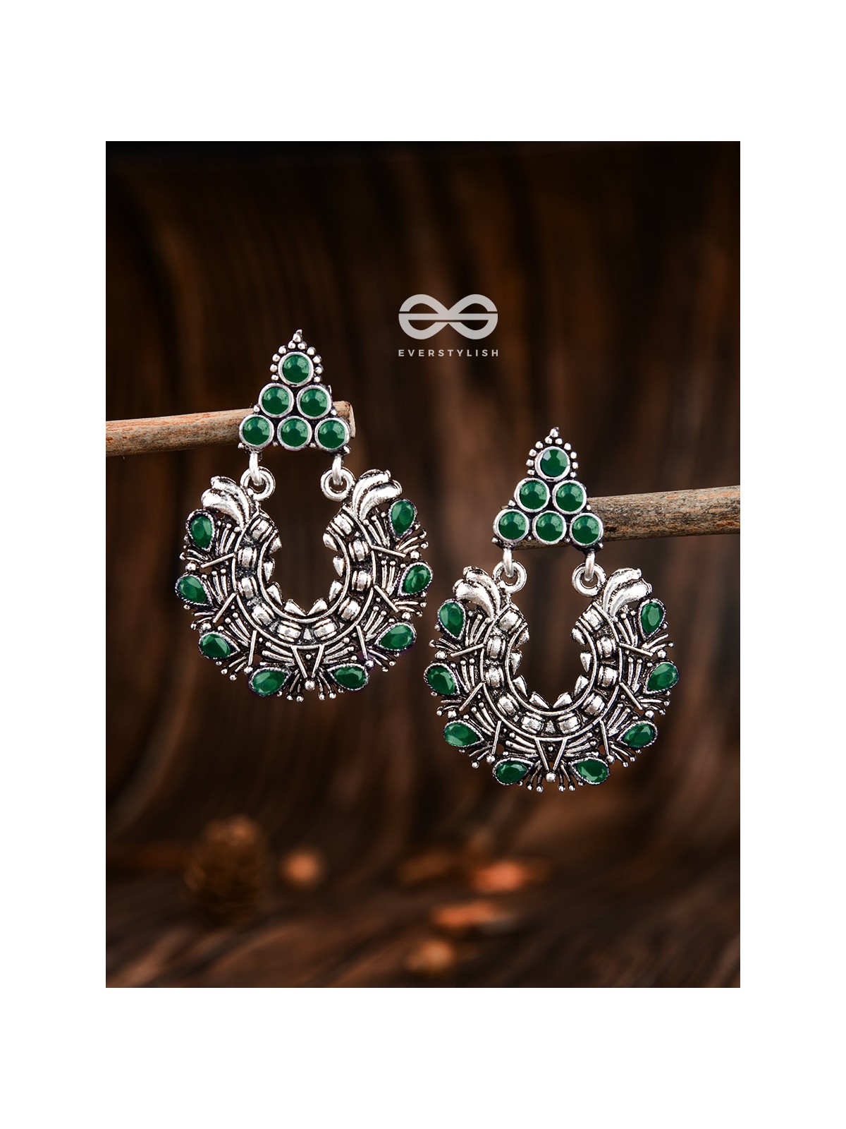 An Intricate Shimmer (Emerald Green) - The Embellished Oxidised Collection