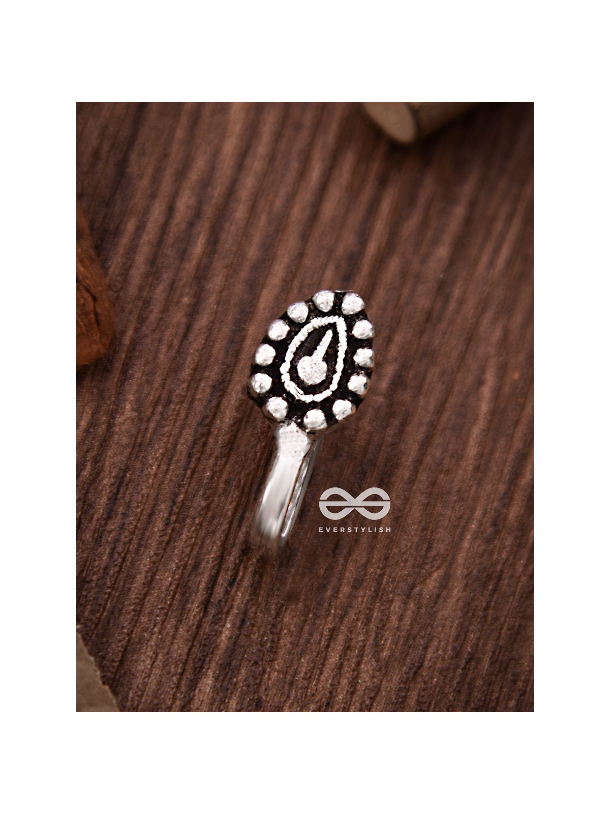 The Little Oxidised Droplet Non-piercing Boho Nosepin