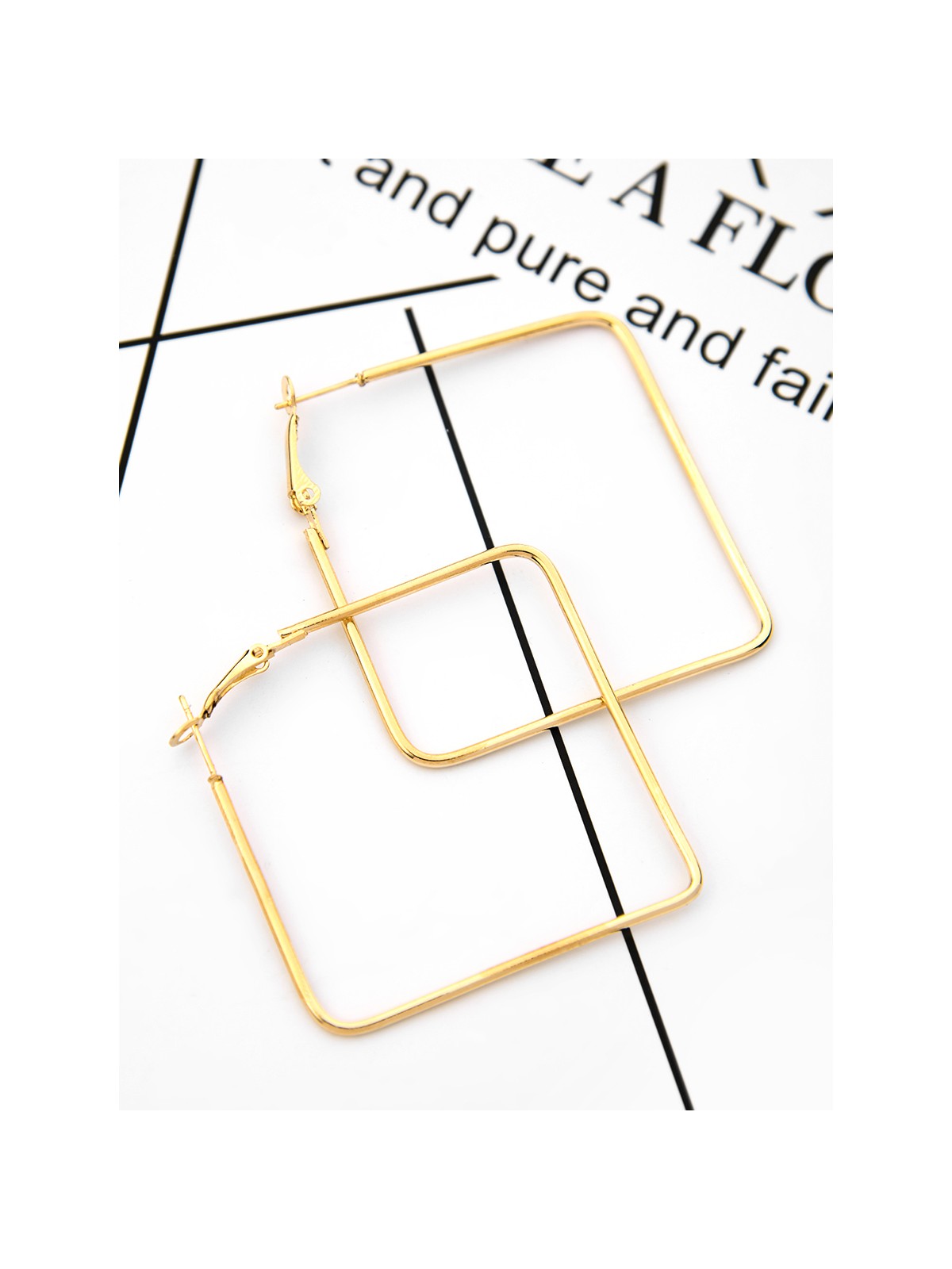 The Everyday Chic - Oversized Rectangle Hoops - Golden