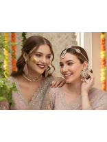 A GLISTENING BLACK PEONY - GOLDEN PEARL NECKPIECE 